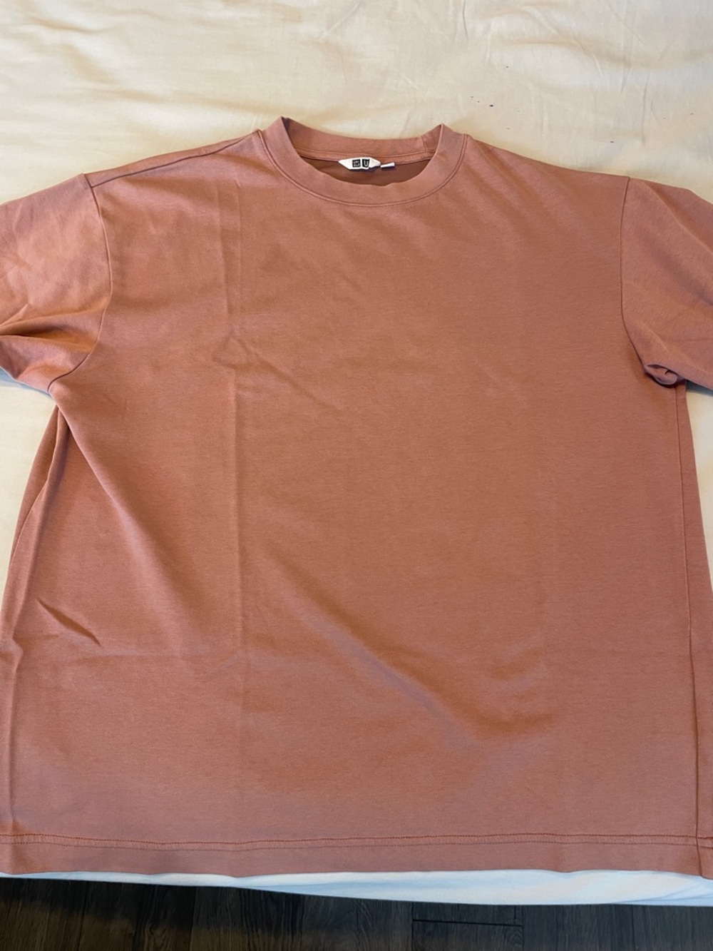 Uniqlo Men's Airism Short Sleeve Crewneck T-Shirt in light purplish Brown - Picture 3 of 6